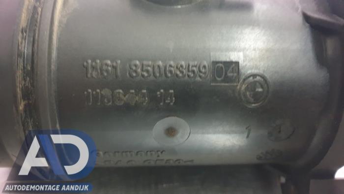 Luchthoeveelheidsmeter van een BMW X1 (E84) sDrive 20d 2.0 16V 2012