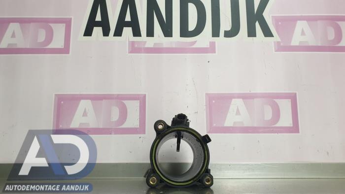 Luchthoeveelheidsmeter van een BMW X1 (E84) sDrive 20d 2.0 16V 2012