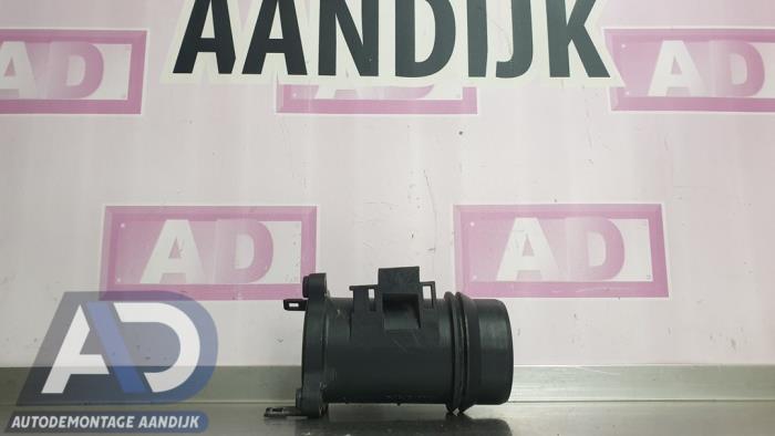 Luchthoeveelheidsmeter van een BMW X1 (E84) sDrive 20d 2.0 16V 2012
