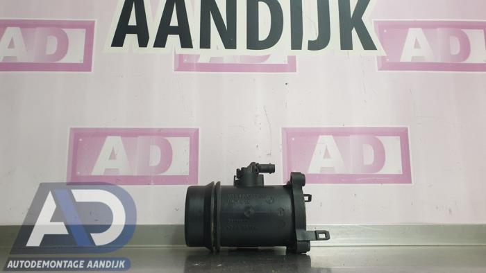 Luchthoeveelheidsmeter van een BMW X1 (E84) sDrive 20d 2.0 16V 2012