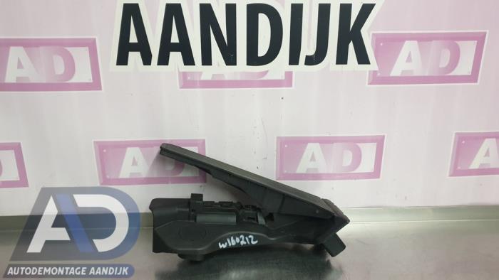 Gebruikte Sensor Gaspedaalpositie Volkswagen Golf Plus (5M1/1KP) 1.9 TDI 105 Prijs € 29,99 Margeregeling aangeboden door Autodemontage Aandijk