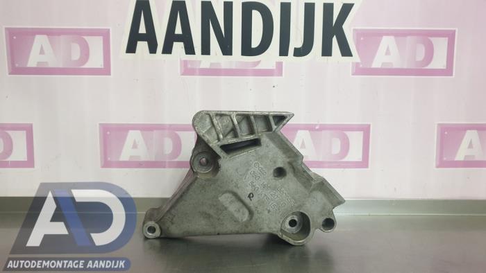Gebruikte Motorrubber Volkswagen Touran (1T1/T2) 1.9 TDI 105 Euro 3 Prijs € 24,99 Margeregeling aangeboden door Autodemontage Aandijk