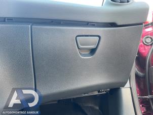 Gebruikte Handschoenenkastje Ford Fiesta 6 (JA8) 1.25 16V Prijs € 29,99 Margeregeling aangeboden door Autodemontage Aandijk