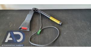 Gebruikte Gordelspanner rechts Opel Astra G (F08/48) 2.0 16V Prijs € 24,99 Margeregeling aangeboden door Autodemontage Aandijk