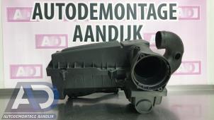 Gebruikte Luchtfilterhuis Audi Q3 (8UB/8UG) 2.0 TDI 16V 140 Prijs € 44,99 Margeregeling aangeboden door Autodemontage Aandijk