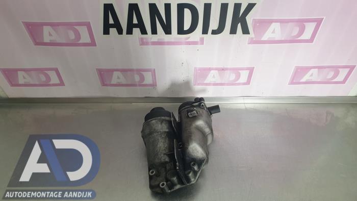 Używane Oliefilterhuis Volvo XC70 (SZ) XC70 2.4 D5 20V Cena € 74,99 Procedura marży oferowane przez Autodemontage Aandijk