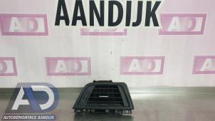 Gebruikte Luchtrooster Dashboard BMW 3 serie Touring (F31) 318d 2.0 16V Prijs € 19,99 Margeregeling aangeboden door Autodemontage Aandijk