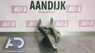 Gebruikte Versnellingsbak Steun BMW Mini One/Cooper (R50) 1.6 16V Cooper Prijs € 19,99 Margeregeling aangeboden door Autodemontage Aandijk