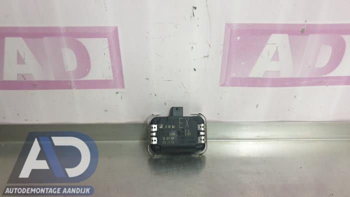 Gebruikte Sensor regen Opel Astra H (L48) 1.7 CDTi 16V Prijs € 19,99 Margeregeling aangeboden door Autodemontage Aandijk