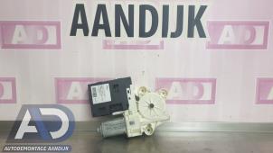 Gebruikte Motor electrisch raam Ford Focus C-Max 1.6 TDCi 16V Prijs € 34,99 Margeregeling aangeboden door Autodemontage Aandijk