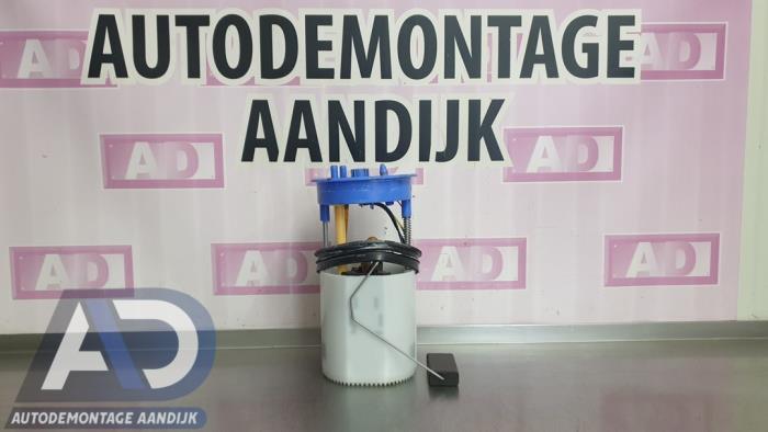 Gebruikte Tank element Pomp Volkswagen Polo V (6R) 1.2 TSI 16V Prijs € 39,99 Margeregeling aangeboden door Autodemontage Aandijk