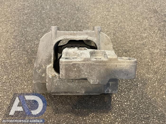 Motorsteun van een Volkswagen Golf VII (AUA) 2.0 GTD 16V 2015