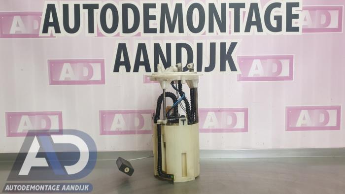 Gebruikte Tank element Pomp Mercedes Vito (639.6) 2.2 111 CDI 16V Prijs € 49,99 Margeregeling aangeboden door Autodemontage Aandijk