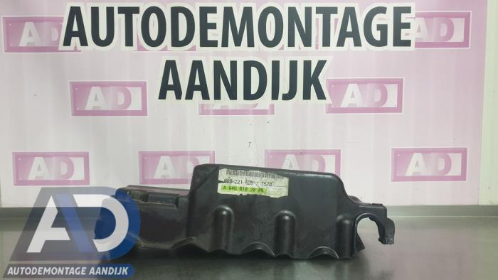 Gebruikte Kleppendeksel Mercedes Vito (639.6) 2.2 111 CDI 16V Prijs € 29,99 Margeregeling aangeboden door Autodemontage Aandijk