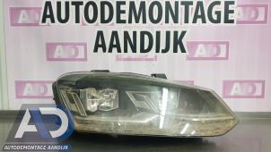 Gebruikte Rechter Koplamp Volkswagen Polo V (6R) 1.2 TSI 16V Prijs € 119,99 Margeregeling aangeboden door Autodemontage Aandijk