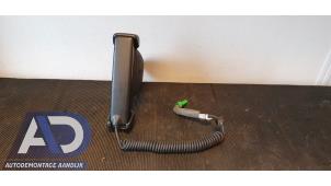 Gebruikte Telefoon Volvo C30 (EK/MK) 2.4 D5 20V Prijs € 39,99 Margeregeling aangeboden door Autodemontage Aandijk