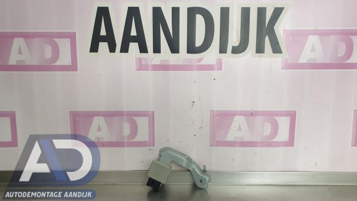 Gebruikte Module (diversen) Toyota Yaris II (P9) 1.0 12V VVT-i Prijs € 14,99 Margeregeling aangeboden door Autodemontage Aandijk