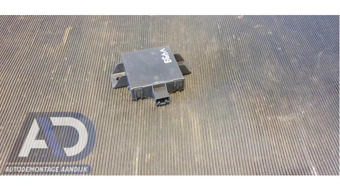 Gebruikte Alarm module Volkswagen Golf V (1K1) 1.6 FSI 16V Prijs € 19,99 Margeregeling aangeboden door Autodemontage Aandijk