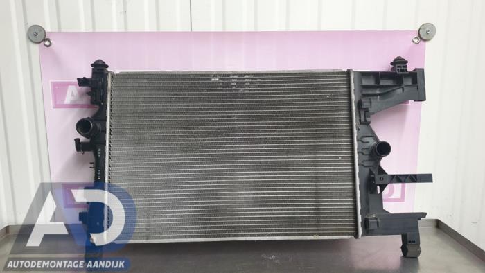 Gebruikte Radiateur Opel Astra J (PC6/PD6/PE6/PF6) 1.6 16V Ecotec Prijs € 74,99 Margeregeling aangeboden door Autodemontage Aandijk