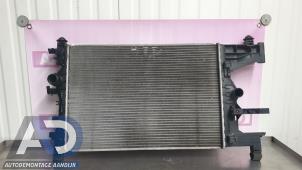 Gebruikte Radiateur Opel Astra J (PC6/PD6/PE6/PF6) 1.6 16V Ecotec Prijs € 74,99 Margeregeling aangeboden door Autodemontage Aandijk