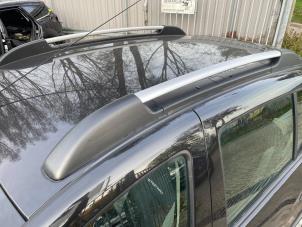Gebruikte Roofrail set Dacia Sandero II 0.9 TCE 12V Prijs € 124,99 Margeregeling aangeboden door Autodemontage Aandijk