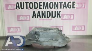 Gebruikte Versnellingsbak Steun Audi A8 (D4) 4.2 TDI V8 32V Quattro Prijs € 49,99 Margeregeling aangeboden door Autodemontage Aandijk