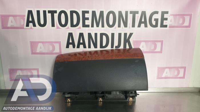 Gebruikte Handschoenenkastje Chrysler Voyager/Grand Voyager (RT) 2.8 CRD 16V Grand Voyager Prijs € 49,99 Margeregeling aangeboden door Autodemontage Aandijk