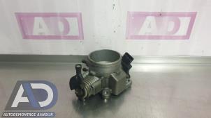Gasklephuis van een Hyundai Tucson (JM) 2.0 16V CVVT 4x2 2006