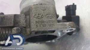 Gasklephuis van een Hyundai Tucson (JM) 2.0 16V CVVT 4x2 2006