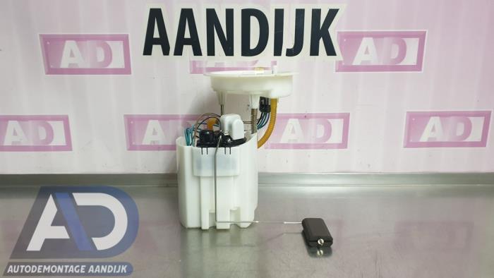 Gebruikte Tank element Pomp BMW 2 serie Active Tourer (F45) 218i 1.5 TwinPower Turbo 12V Prijs € 124,99 Margeregeling aangeboden door Autodemontage Aandijk