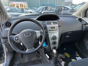 Gebruikte Airbag Set + Module Toyota Yaris II (P9) 1.3 16V VVT-i Prijs € 299,99 Margeregeling aangeboden door Autodemontage Aandijk
