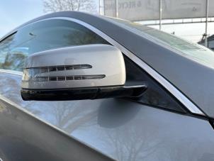 Gebruikte Buitenspiegel rechts Mercedes E (C207) E-350 CGI V6 24V Prijs € 149,99 Margeregeling aangeboden door Autodemontage Aandijk