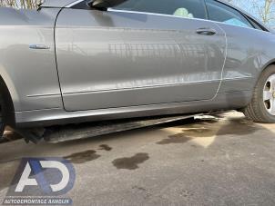 Gebruikte Sideskirt links Mercedes E (C207) E-350 CGI V6 24V Prijs € 99,99 Margeregeling aangeboden door Autodemontage Aandijk
