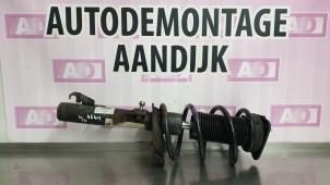 Gebruikte Schokdemperpoot rechts-voor Volvo C30 (EK/MK) 2.4 D5 20V Prijs € 59,99 Margeregeling aangeboden door Autodemontage Aandijk