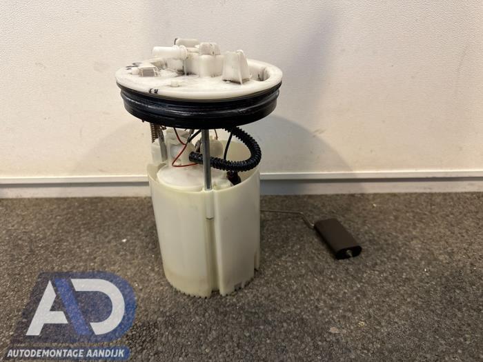 Gebruikte Tank element Pomp Ford Focus 3 Wagon 1.6 Ti-VCT 16V 105 Prijs € 49,99 Margeregeling aangeboden door Autodemontage Aandijk