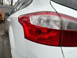 Gebruikte Achterlicht links Ford Focus 3 Wagon 1.0 Ti-VCT EcoBoost 12V 100 Prijs € 74,99 Margeregeling aangeboden door Autodemontage Aandijk