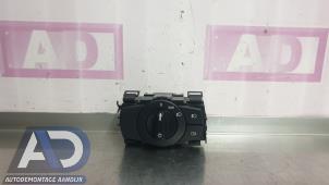 Gebruikte Schakelaar Licht BMW 1 serie (E88) 120i 16V Prijs € 29,99 Margeregeling aangeboden door Autodemontage Aandijk
