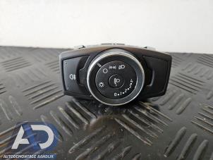 Gebruikte Licht Schakelaar Ford Focus 3 Wagon 1.6 TDCi 95 Prijs € 29,99 Margeregeling aangeboden door Autodemontage Aandijk