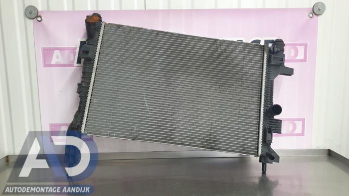 Gebruikte Radiateur Ford Focus 3 Wagon 1.6 TDCi 95 Prijs € 64,99 Margeregeling aangeboden door Autodemontage Aandijk