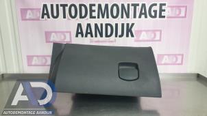 Gebruikte Handschoenenkastje Opel Corsa D 1.7 CDTi 16V Ecotec Prijs € 29,99 Margeregeling aangeboden door Autodemontage Aandijk