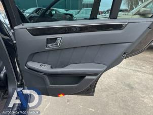 Gebruikte Portierbekleding 4Deurs rechts-achter Mercedes E Estate (S212) E-350 CDI V6 24V BlueEfficiency Prijs € 74,99 Margeregeling aangeboden door Autodemontage Aandijk