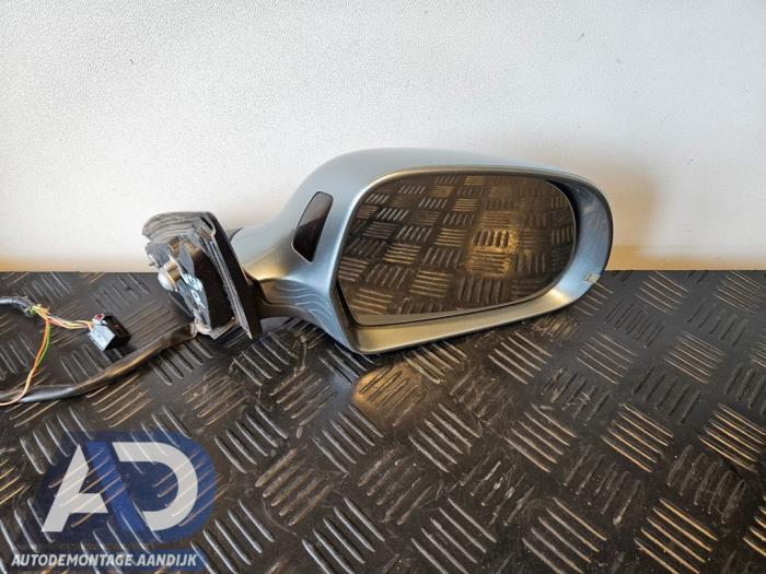 Buitenspiegel rechts van een Audi A6 (C6) 2.8 V6 24V FSI 2011