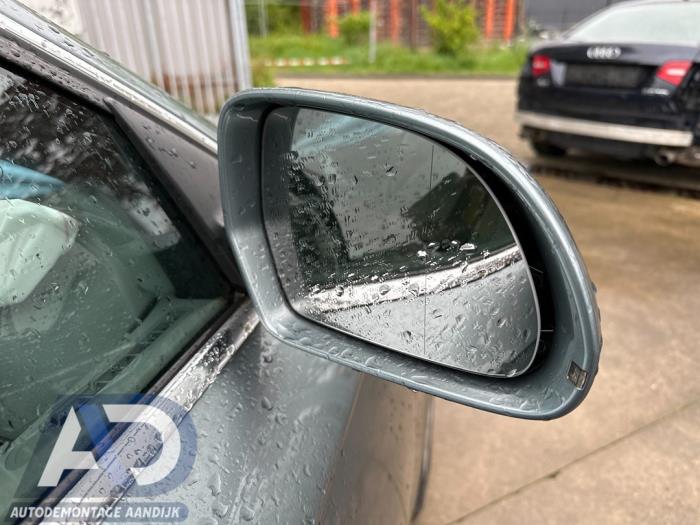 Buitenspiegel rechts van een Audi A6 (C6) 2.8 V6 24V FSI 2011