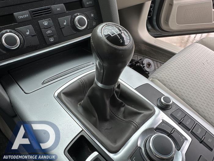 Versnellingspook van een Audi A6 (C6) 2.8 V6 24V FSI 2011