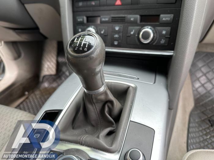 Versnellingspook van een Audi A6 (C6) 2.8 V6 24V FSI 2011