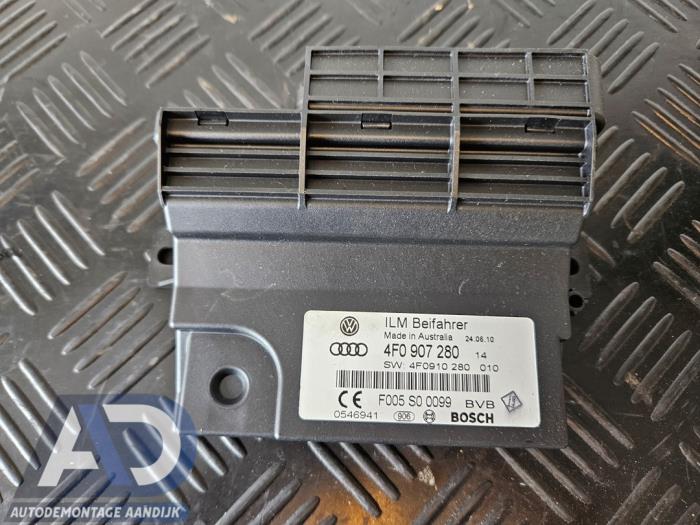 Boordcomputer van een Audi A6 (C6) 2.8 V6 24V FSI 2011