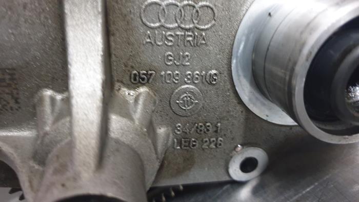 Oliepomp van een Audi A8 (D4) 4.2 TDI V8 32V Quattro 2011