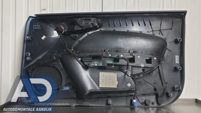 Portierbekleding 2Deurs links van een Audi A1 (8X1/8XK) 1.6 TDI 16V 2012