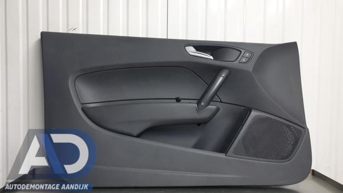 Portierbekleding 2Deurs links van een Audi A1 (8X1/8XK) 1.6 TDI 16V 2012