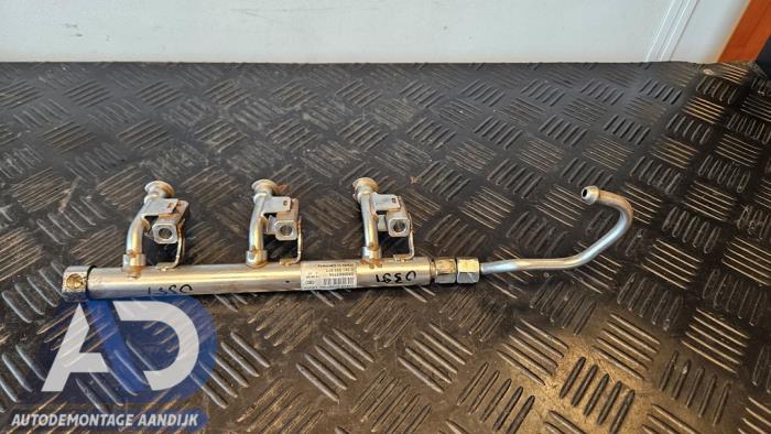 Gebruikte Injector brug Ford Focus 3 1.0 Ti-VCT EcoBoost 12V 100 Prijs € 39,99 Margeregeling aangeboden door Autodemontage Aandijk